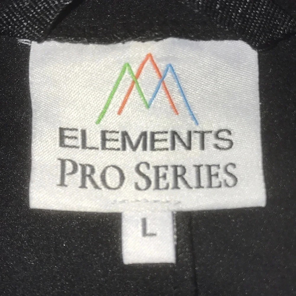 ELEMENTS Pro Series full zip, attached hood, velcro adjustable at wrists… - Picture 3 of 9